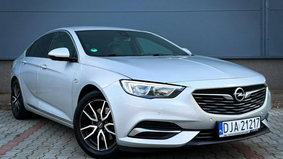 OPEL Insignia -