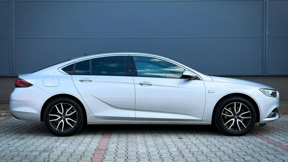 OPEL Insignia -