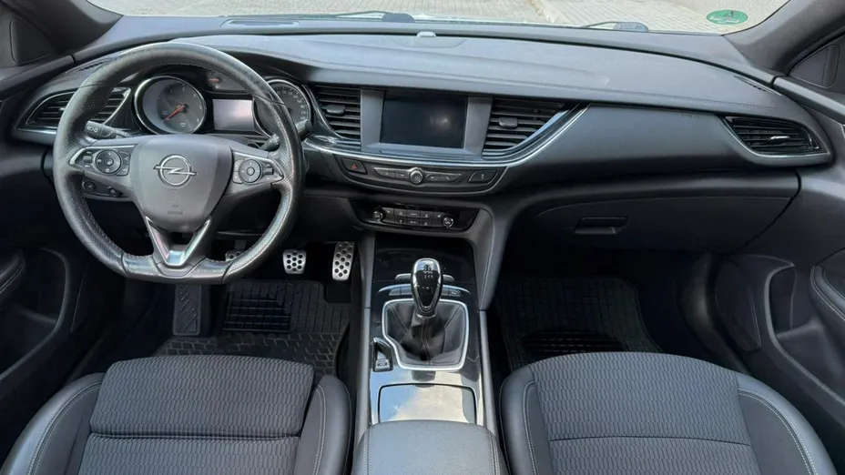 OPEL Insignia -