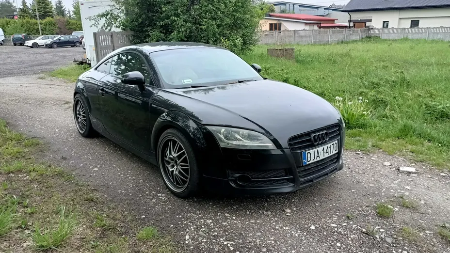 AUDI TT -