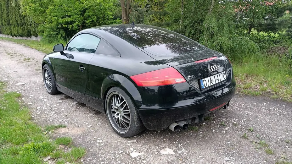 AUDI TT -