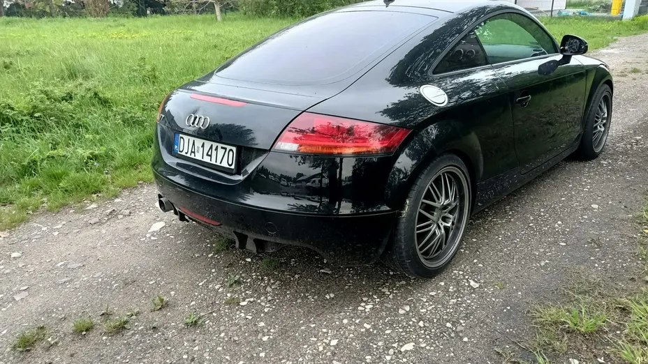 AUDI TT -