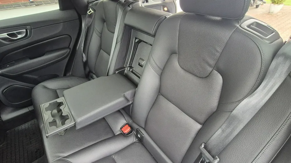 VOLVO XC60 -