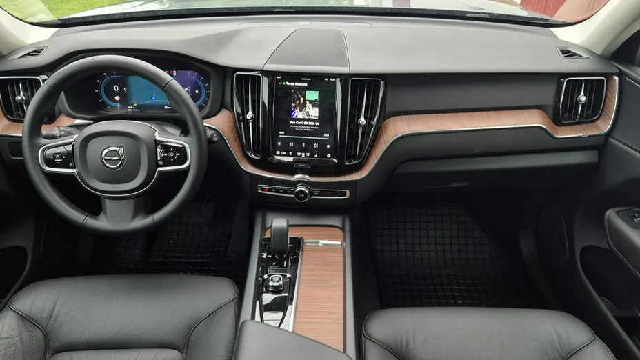 VOLVO XC60 -