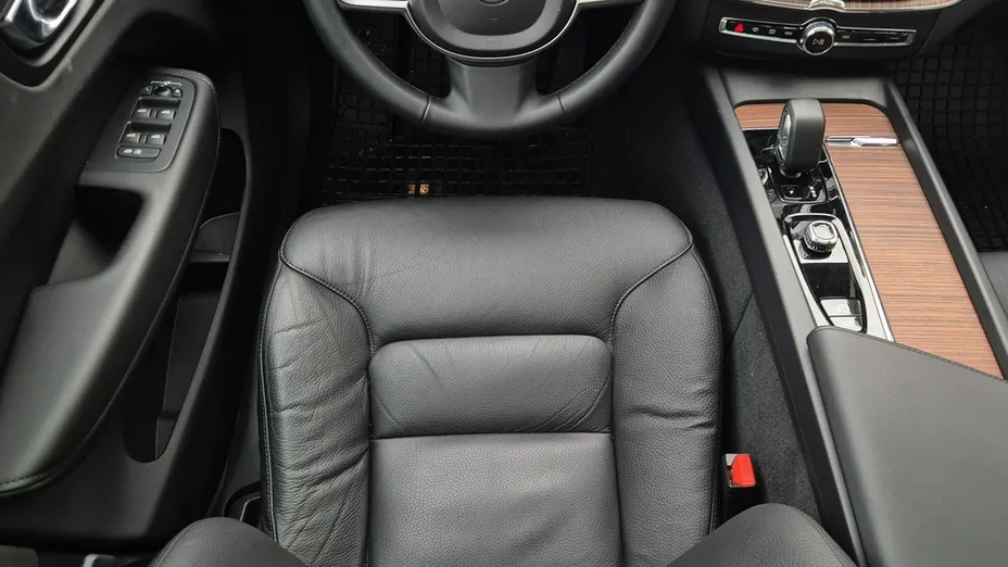 VOLVO XC60 -