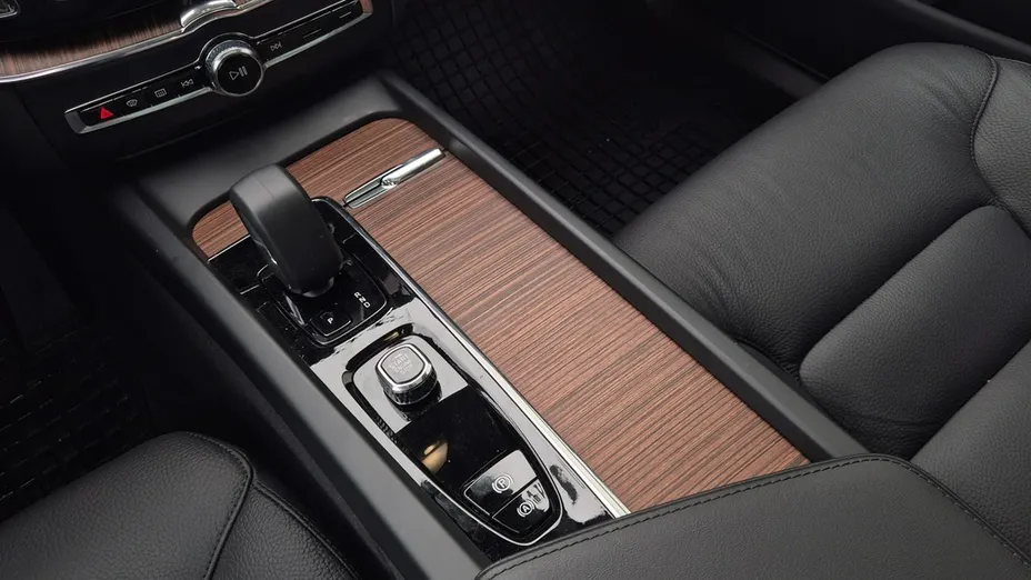VOLVO XC60 -