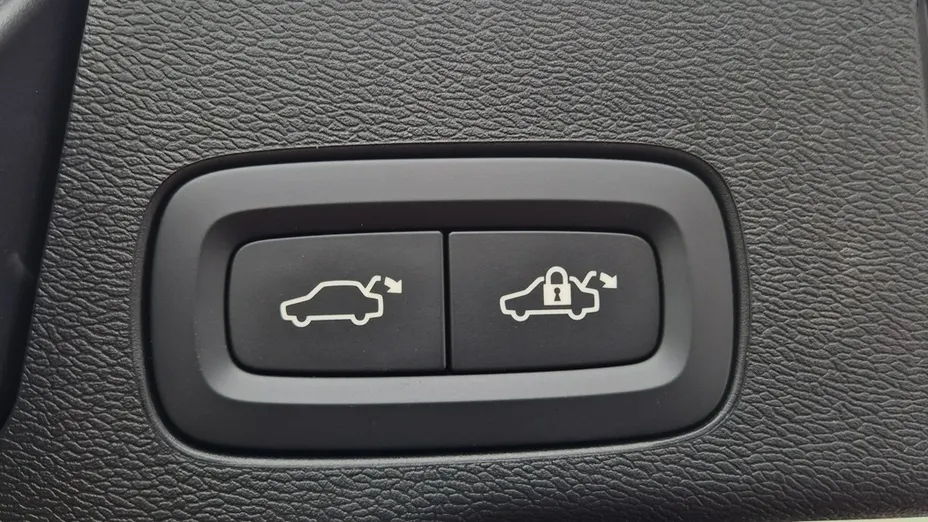 VOLVO XC60 -
