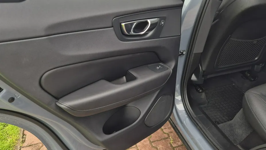 VOLVO XC60 -