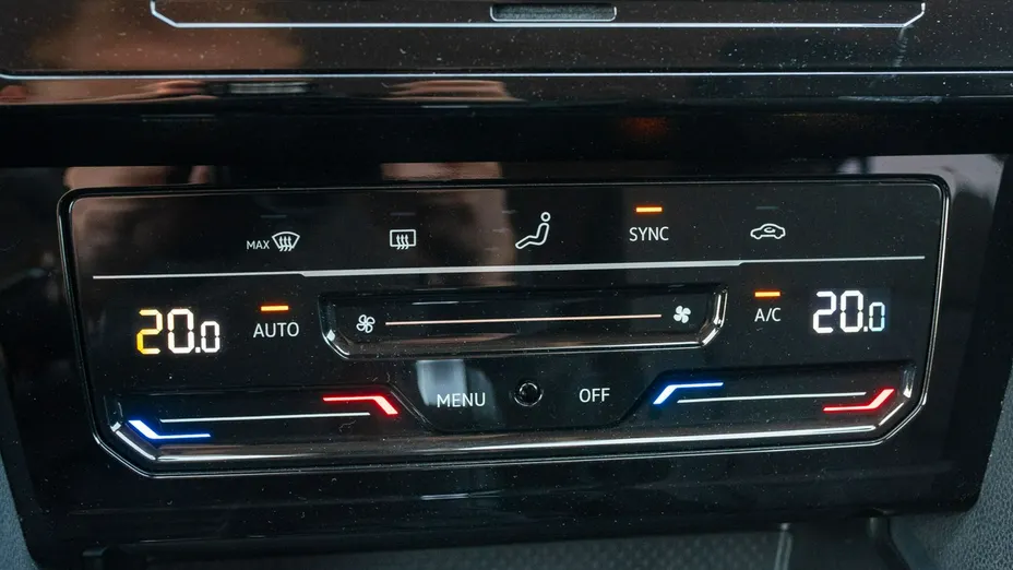 VOLKSWAGEN Passat -