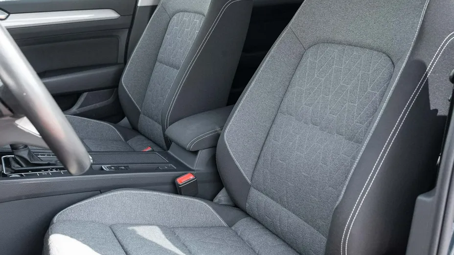 VOLKSWAGEN Passat -