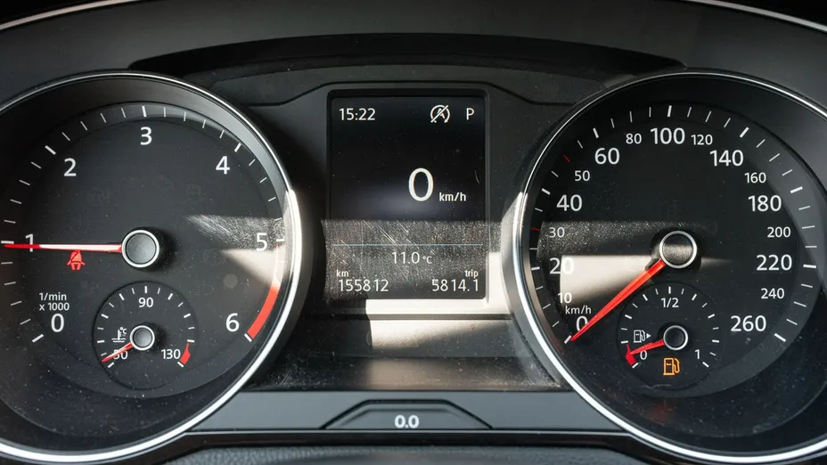 VOLKSWAGEN Passat -