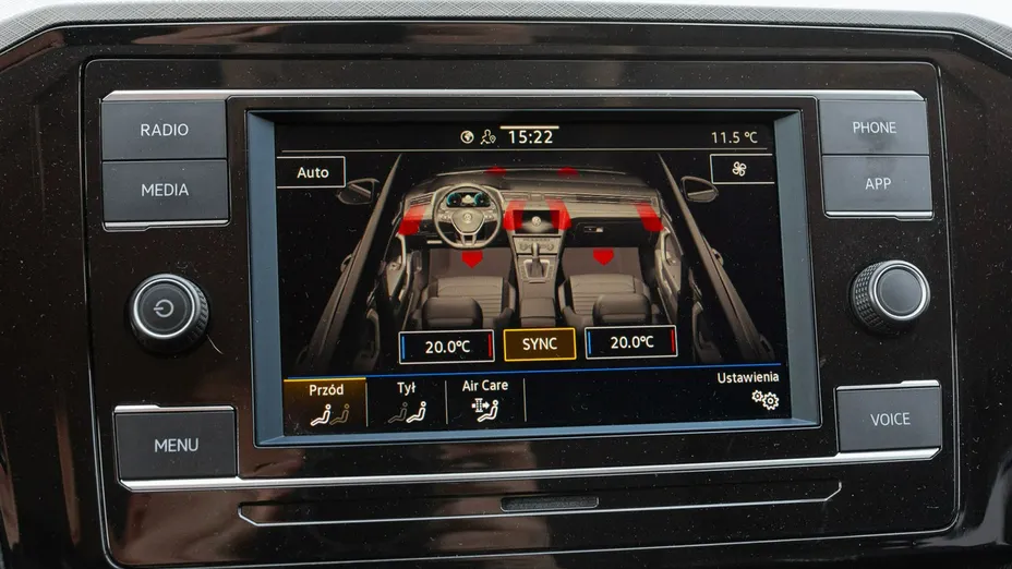 VOLKSWAGEN Passat -