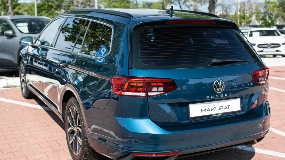 VOLKSWAGEN Passat -