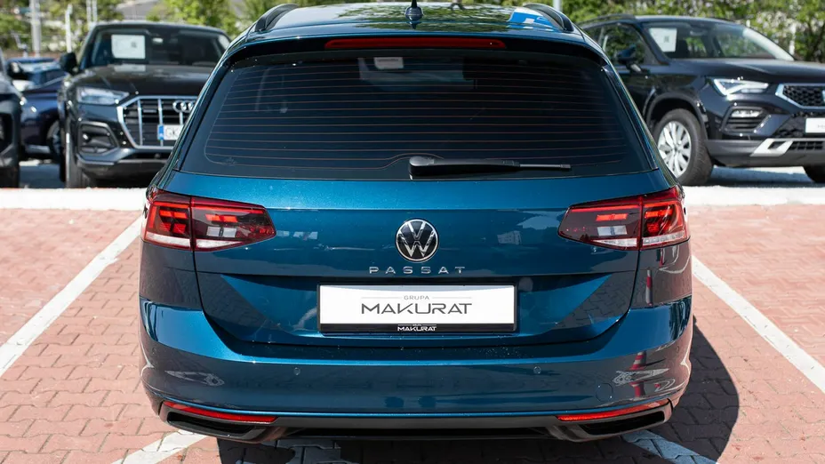VOLKSWAGEN Passat -