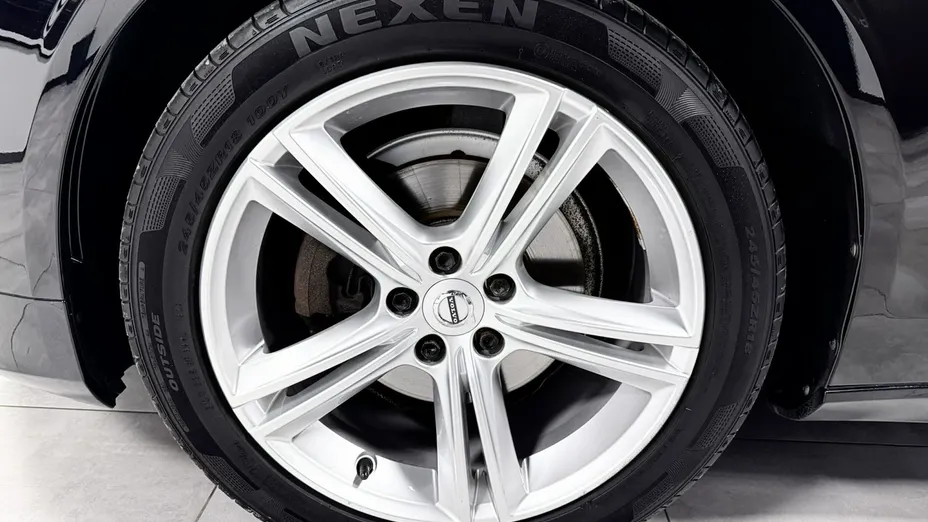 VOLVO V90 -