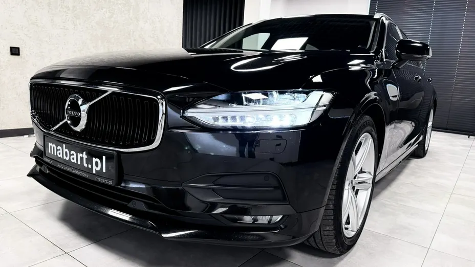 VOLVO V90 -