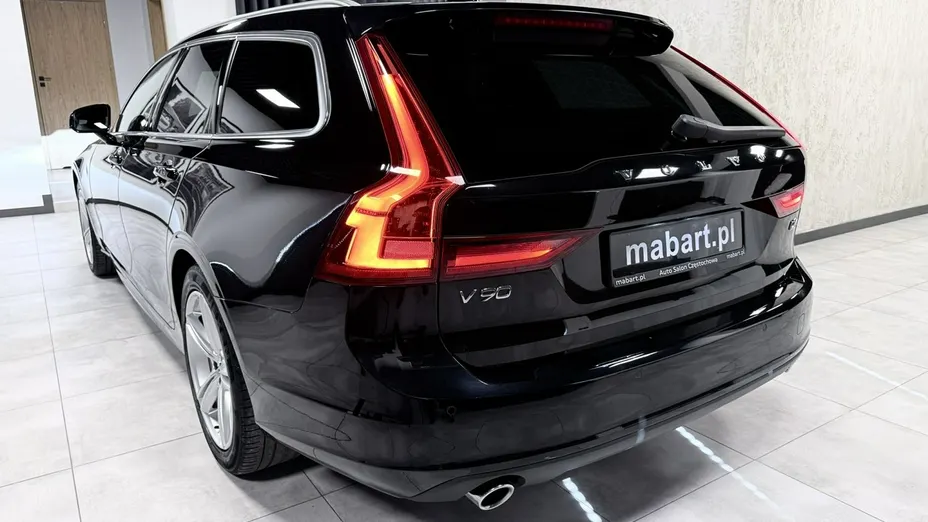 VOLVO V90 -