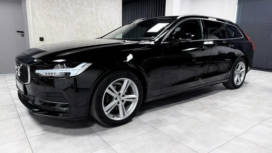 VOLVO V90 -