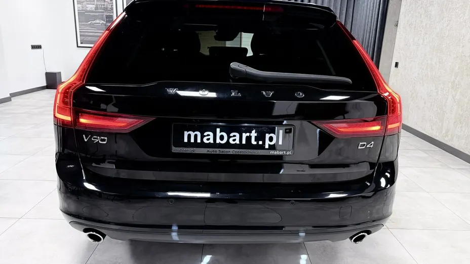 VOLVO V90 -