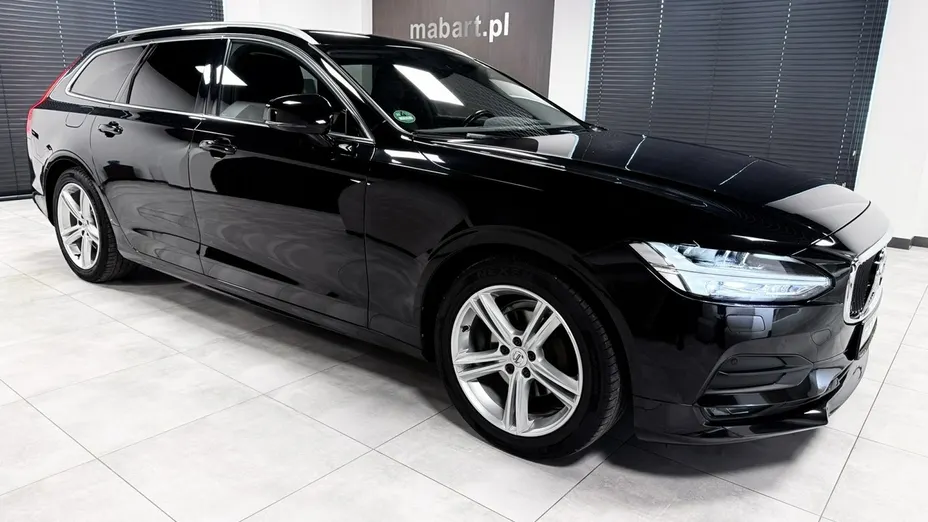 VOLVO V90 -