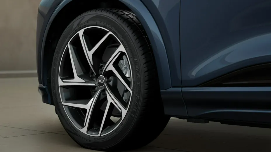AUDI Q6 Sportback e-tron -