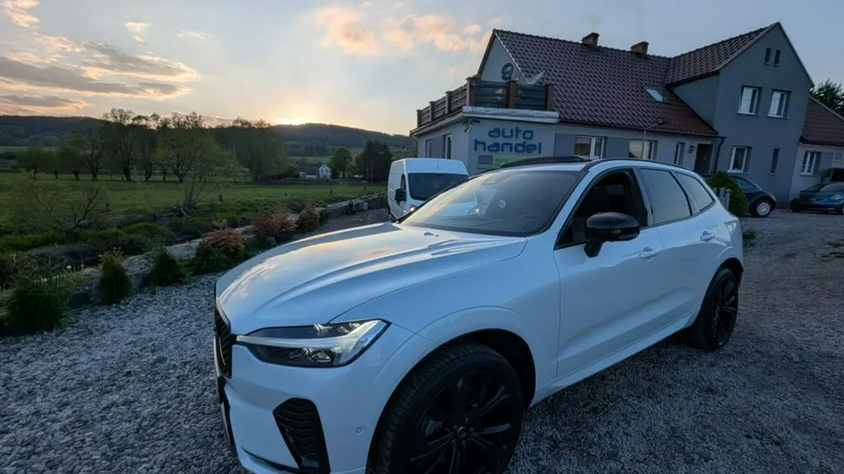 VOLVO XC60 -
