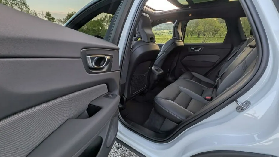 VOLVO XC60 -