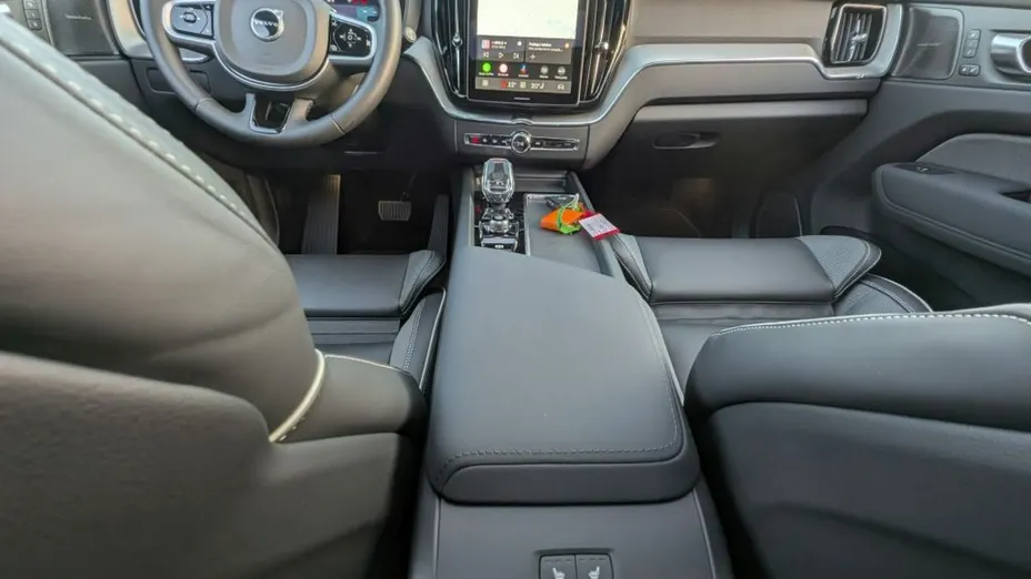 VOLVO XC60 -