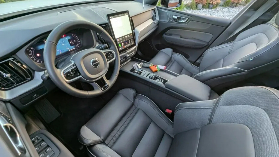 VOLVO XC60 -