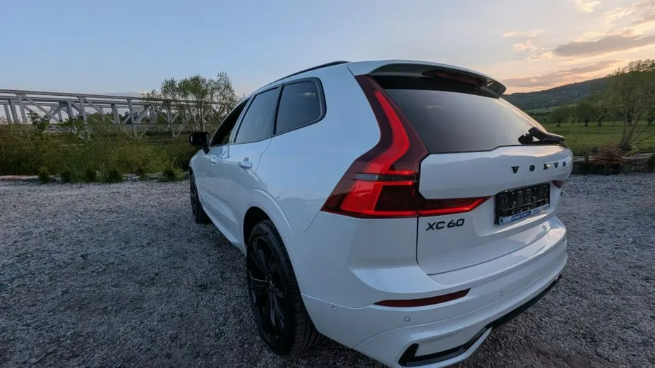 VOLVO XC60 -