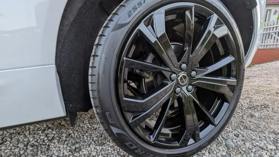 VOLVO XC60 -
