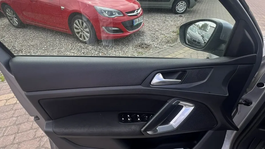 PEUGEOT 308 -