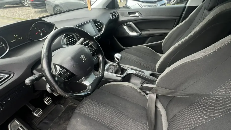 PEUGEOT 308 -
