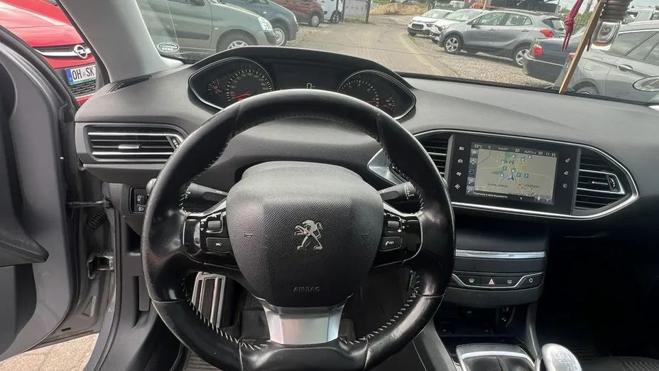 PEUGEOT 308 -
