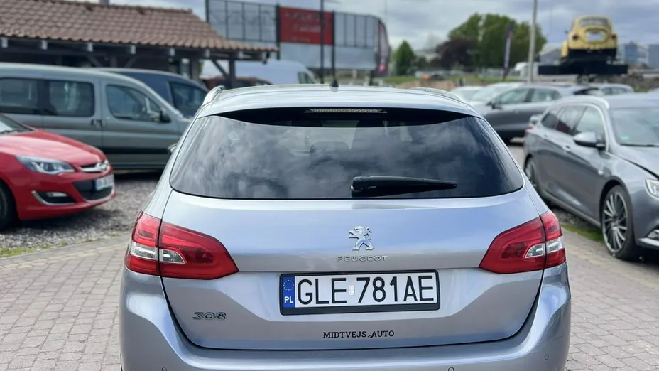 PEUGEOT 308 -