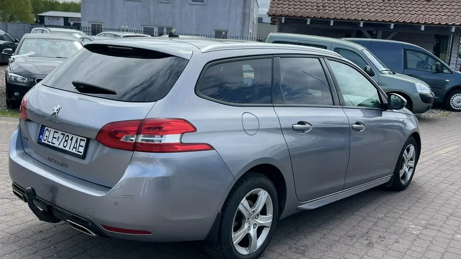 PEUGEOT 308 -