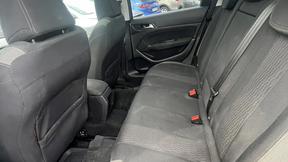PEUGEOT 308 -