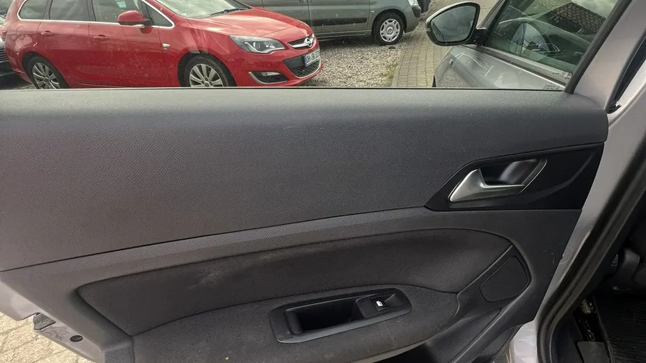PEUGEOT 308 -