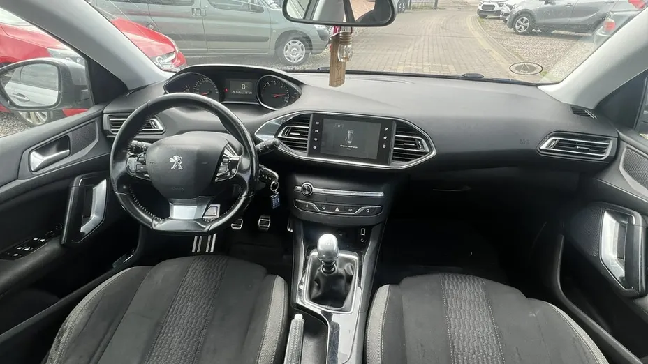 PEUGEOT 308 -