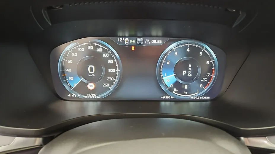 VOLVO V60 -