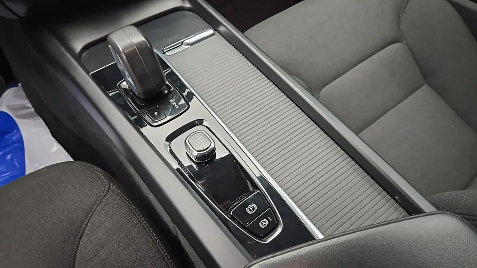 VOLVO V60 -