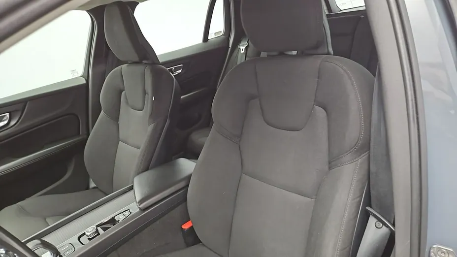 VOLVO V60 -