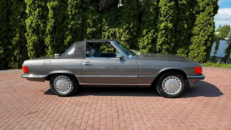 MERCEDES-BENZ SL -