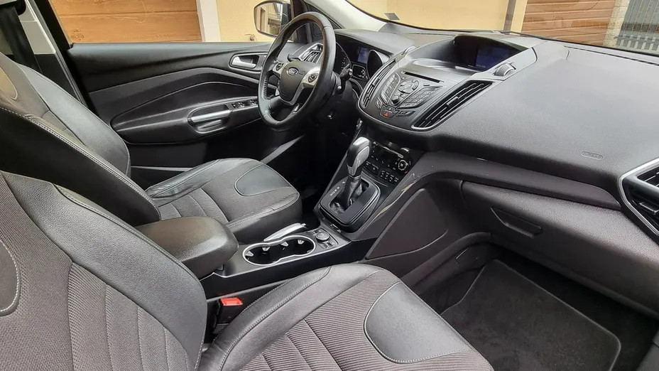 FORD Kuga -