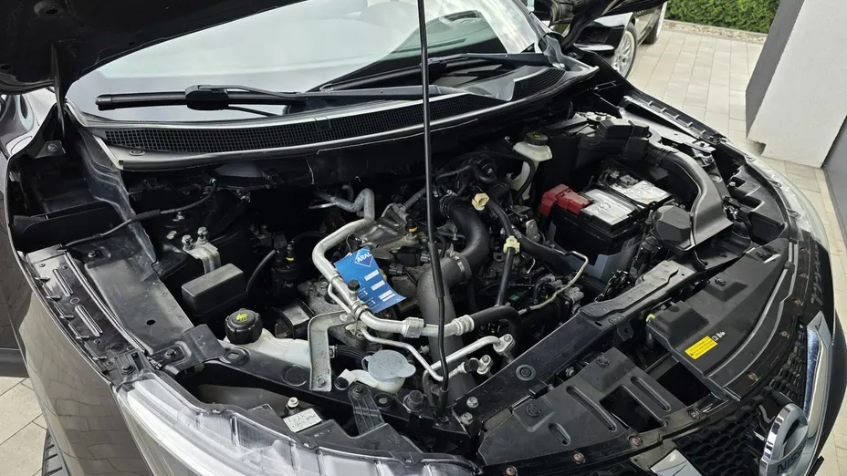 NISSAN Qashqai -
