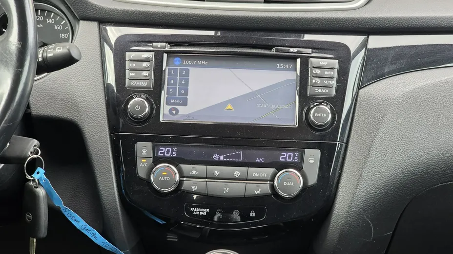 NISSAN Qashqai -