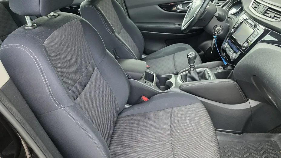 NISSAN Qashqai -