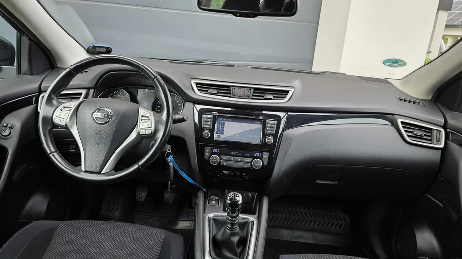 NISSAN Qashqai -