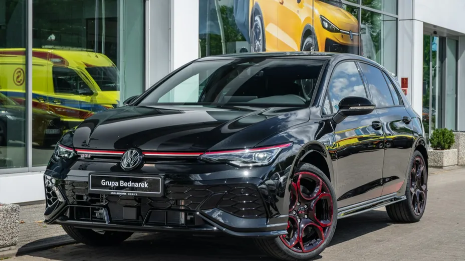 VOLKSWAGEN Golf -