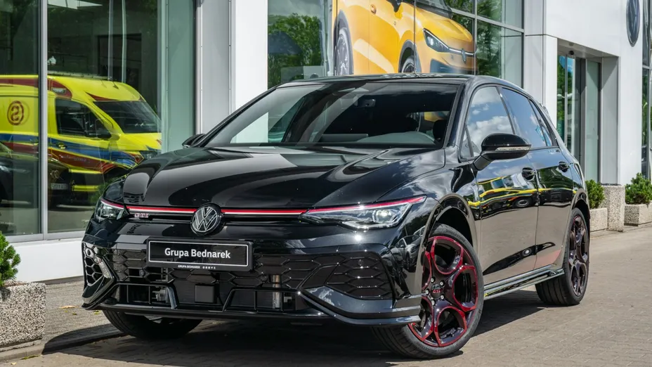 VOLKSWAGEN Golf -